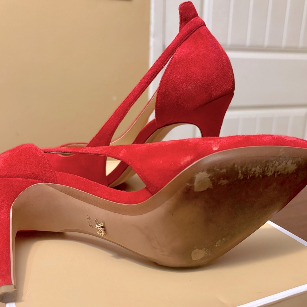 Cersei Pump Suede, Scarlet color.